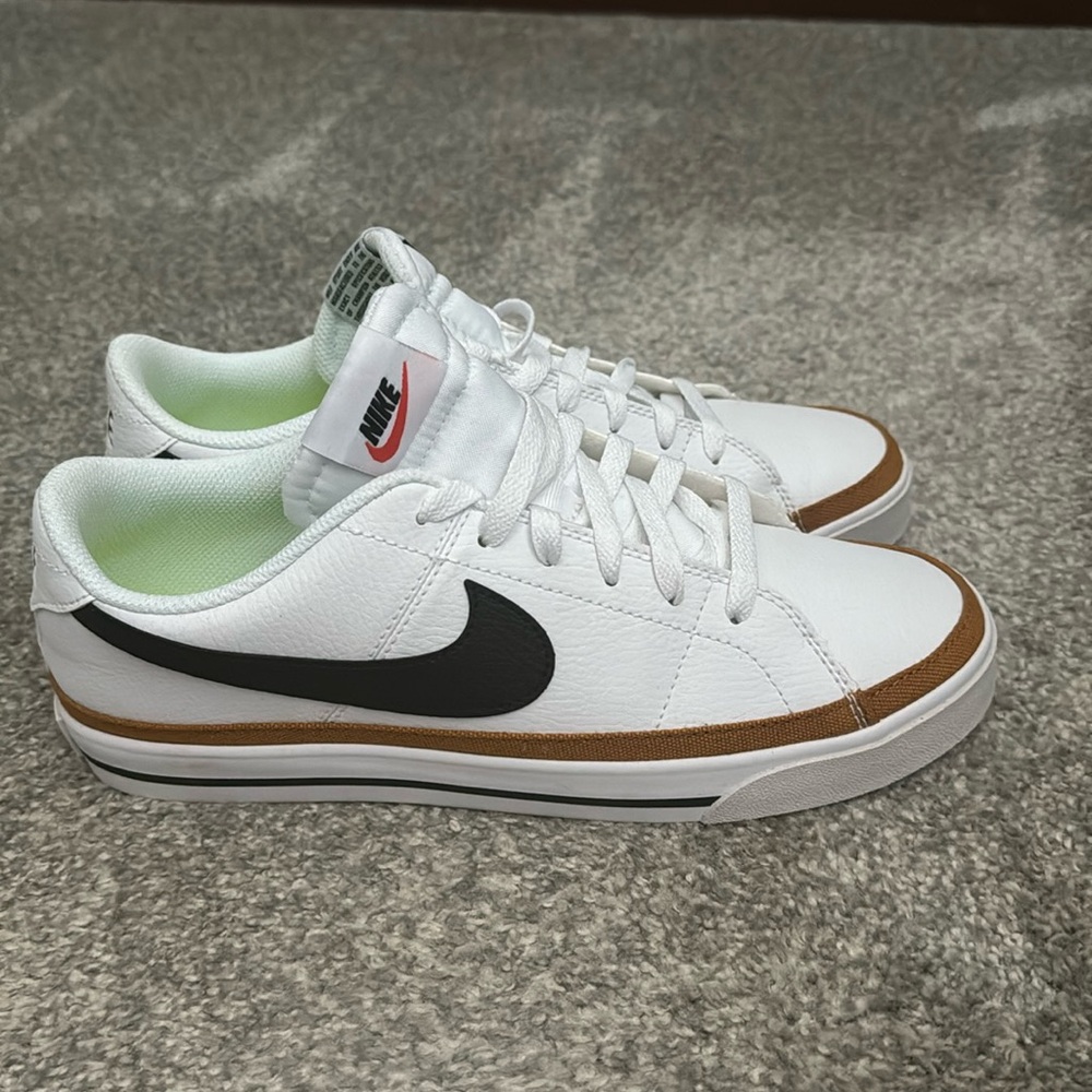 Women Nike court legacy